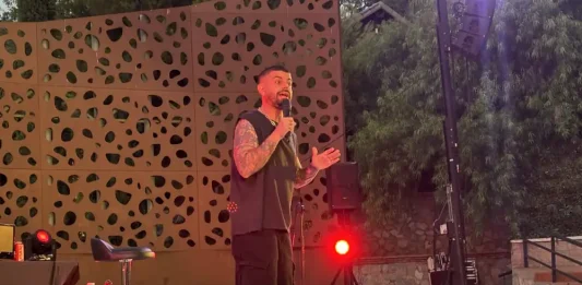 El humor de Guelmi llena Alhaurín de la Torre de risas y un gran ambiente   