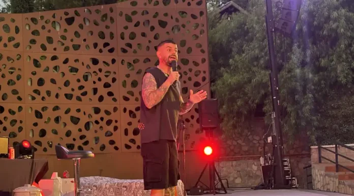 El humor de Guelmi llena Alhaurín de la Torre de risas y un gran ambiente   