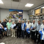 El Alhaurín de la Torre CF hace entrega del carné de la temporada a sus socios más veteranos