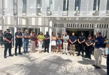 Minuto de silencio en el Ayuntamiento por la tragedia del incendio de Almería