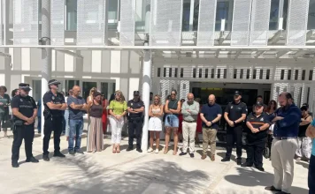 Minuto de silencio en el Ayuntamiento por la tragedia del incendio de Almería Minuto de silencio en el Ayuntamiento por la tragedia del incendio de Almería