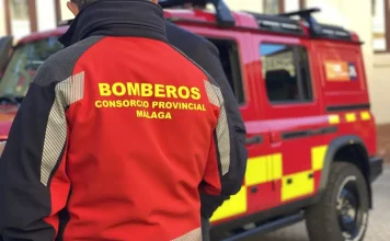 El Consorcio Provincial de Bomberos envía a Ávila un dispositivo de 15 efectivos y cinco vehículos para apoyar en las labores de extinción del incendio de Burgohondo