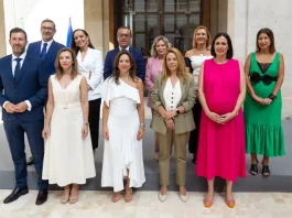 Carolina España pide a los nuevos delegados de la Junta en Málaga “cercanía, diálogo y capacidad para resolver”