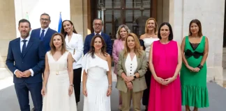 Carolina España pide a los nuevos delegados de la Junta en Málaga “cercanía, diálogo y capacidad para resolver”