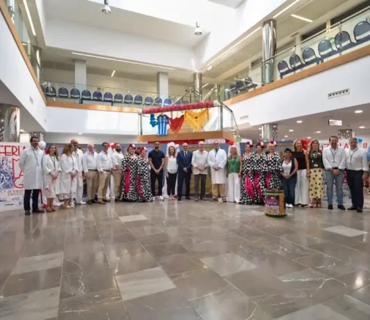 El Hospital Clínico de Málaga se viste de feria para pacientes y profesionales