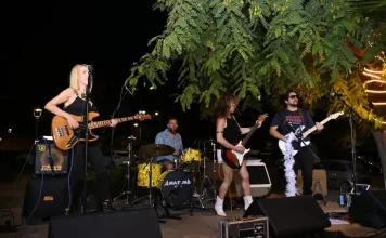 Amazona Rock entusiasma al público con sus versiones de los grandes clásicos del género Amazona Rock entusiasma al público con sus versiones de los grandes clásicos del género