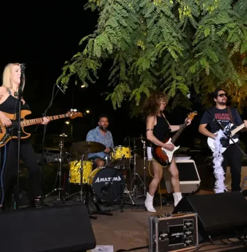 Amazona Rock entusiasma al público con sus versiones de los grandes clásicos del género