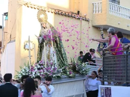 La Virgen de la Esperanza recorre el Barrio de La Alegría en una emotiva procesión