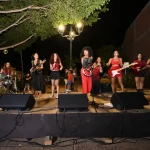 Lady Shakes despliega toda su energía para cerrar con brillantez el ciclo ‘De plaza en plaza’ Lady Shakes despliega toda su energía para cerrar con brillantez el ciclo 'De plaza en plaza'