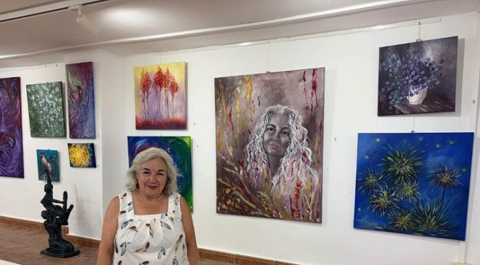 Paloma del Amo presenta la exposición 'Otra realidad' en la sede de Pincel y Barro