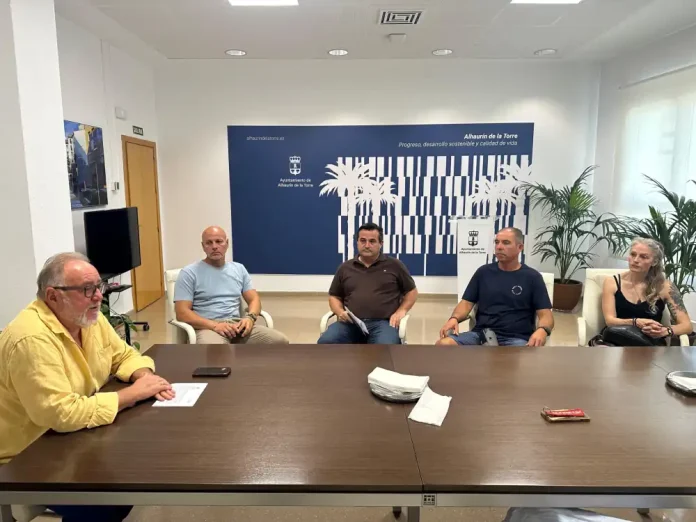 El alcalde logra que Endesa mejore la instalación eléctrica de la calle Rosario Pino