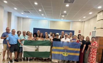 El alcalde recibe a un grupo de vecinos de Zapata que realizará nuevamente el Camino de Santiago