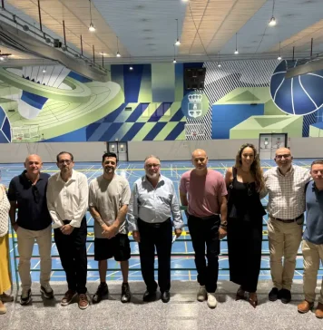 Un innovador mural otorga una imagen más moderna al Polideportivo El Limón Un innovador mural otorga una imagen más moderna al Polideportivo El Limón