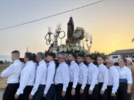 Multitudinario arranque de las Fiestas de Zapata, con una procesión de la Virgen de Asunción para el recuerdo