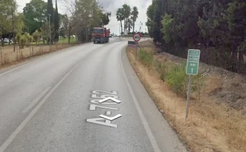 Dos personas fallecen en una colisión frontal entre un turismo y un camión en Alhaurín de la Torre Dos personas fallecen en una colisión frontal entre un turismo y un camión en Alhaurín de la Torre