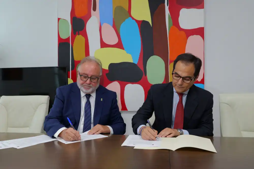 260915_José Antonio Nieto renovación convenio Alhaurín de la Torre01_09_15_2026 Alhaurín de la Torre consolida su Centro Misión como referente andaluz de movilidad inteligente