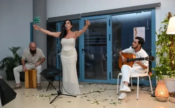 Rocío García y la Coral Santa Cecilia unen flamenco y música polifónica en un videoclip Rocío García y la Coral Santa Cecilia unen flamenco y música polifónica en un videoclip