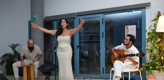 Rocío García y la Coral Santa Cecilia unen flamenco y música polifónica en un videoclip