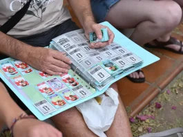 Retamar, punto de encuentro de varias generaciones unidas por la pasión de coleccionar cromos