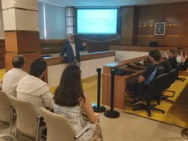 El alcalde se reúne con comercios y empresas de la avenida Isaac Peral
