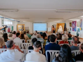 Pincel y Barro acerca la obra de Raúl Berzosa al público de Alhaurín de la Torre con una conferencia sobre estética sacra