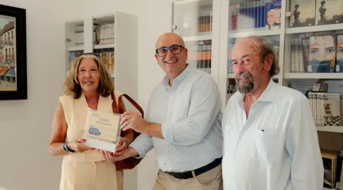 Una donación de novelas históricas amplía los fondos de la Biblioteca Pública Municipal