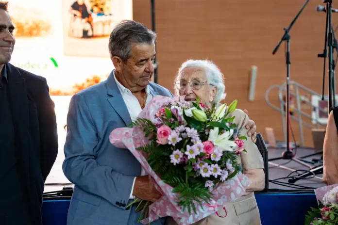 El Peñón y Molina recuperan su memoria en un libro que reúne historias, testimonios y recuerdos de sus vecinos El Peñón y Molina recuperan su memoria en un libro que reúne historias, testimonios y recuerdos de sus vecinos
