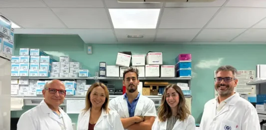 Investigadores identifican un compuesto natural que mejora la memoria en modelos de alzhéimer