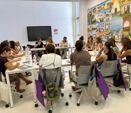 Reunión de coordinación entre el Ayuntamiento y los centros educativos Reunión de coordinación entre el Ayuntamiento y los centros educativos