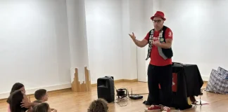 El Festival Titiritorre acoge un cuentacuentos como parte de su variado programa de actividades El Festival Titiritorre acoge un cuentacuentos como parte de su variado programa de actividades