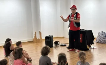 El Festival Titiritorre acoge un cuentacuentos como parte de su variado programa de actividades El Festival Titiritorre acoge un cuentacuentos como parte de su variado programa de actividades