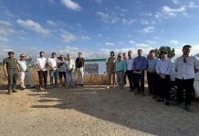 El alcalde y la delegada de Aguas de la Junta se reúnen con agricultores en Zapata       