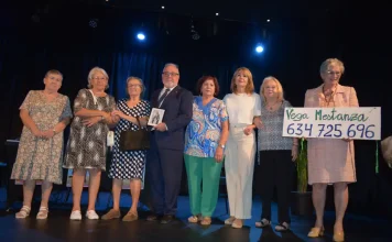 Emotivo reconocimiento de Alhaurín de la Torre a María del Carmen Mestanza    