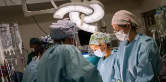 Extirpan a una paciente un tumor cardíaco de más de 11 centímetros en el Regional de Málaga