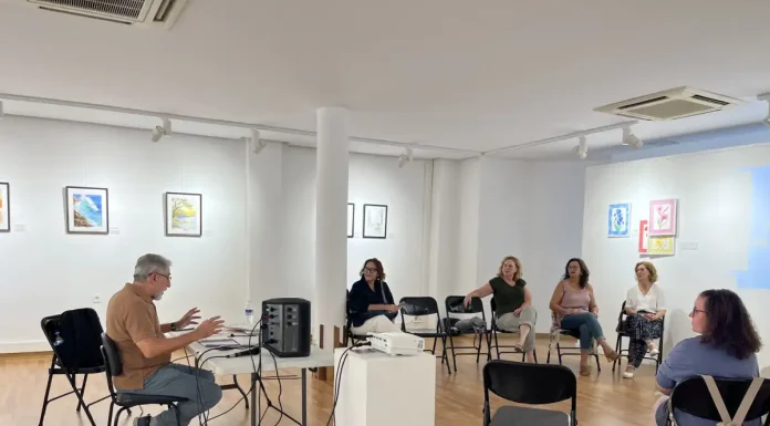 La Escuela de Espectadores regresa a Alhaurín de la Torre para acercar el teatro al público La Escuela de Espectadores regresa a Alhaurín de la Torre para acercar el teatro al público