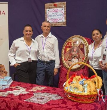 Alhaurín de la Torre lleva las tradiciones de El Paso y la Candelaria a la Expo de Arte Cofrade de Bobadilla