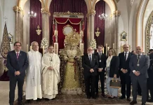 Miguel Pacheco Pérez borda una saya de oro para la Virgen de la Trinidad Coronada