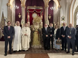 Miguel Pacheco Pérez borda una saya de oro para la Virgen de la Trinidad Coronada