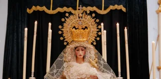 María Santísima de la Amargura protagoniza su solemne besamanos en la iglesia