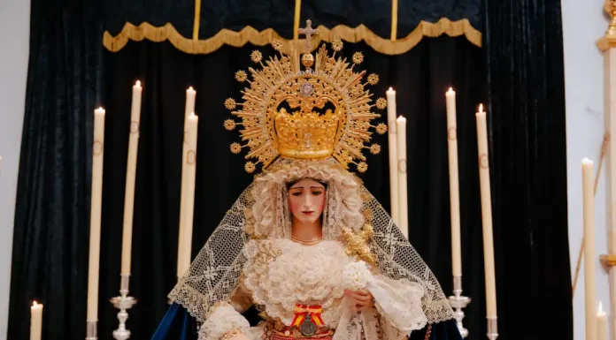 María Santísima de la Amargura protagoniza su solemne besamanos en la iglesia